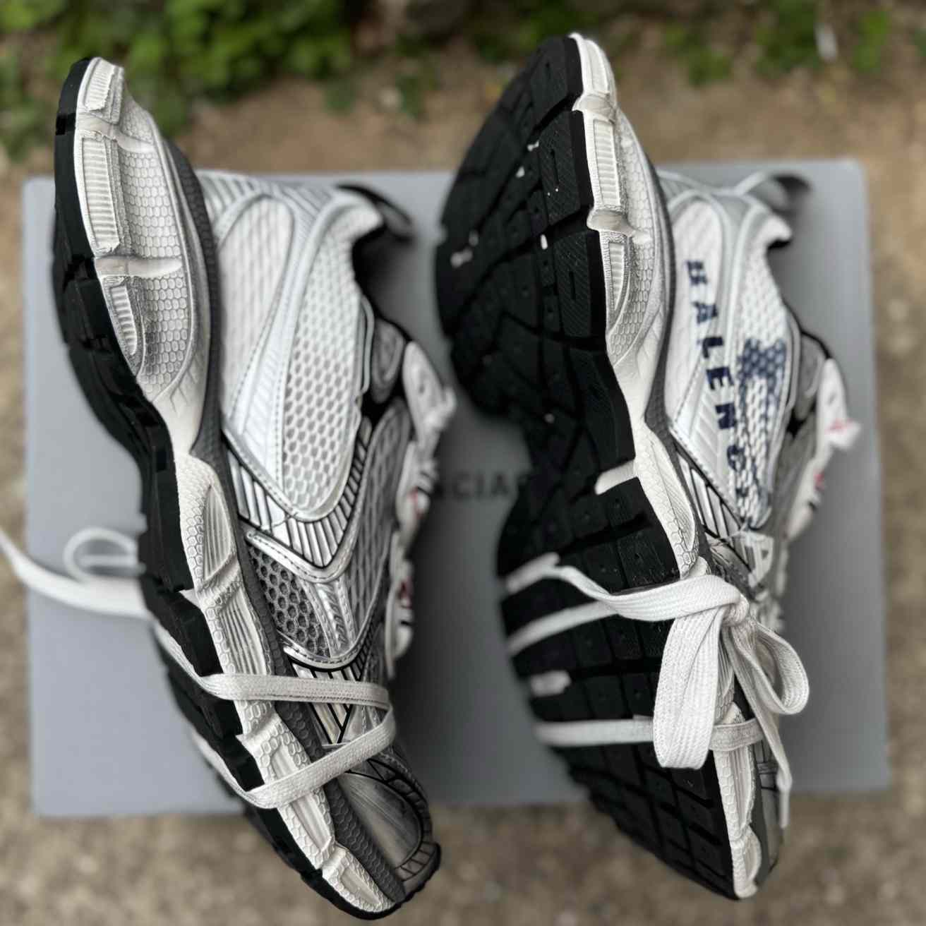 Balenciaga 3XL Mesh “Grey” Distressed Low-Top Dad Sneakers 840090 W3XSG 9239 - EUR FASHION