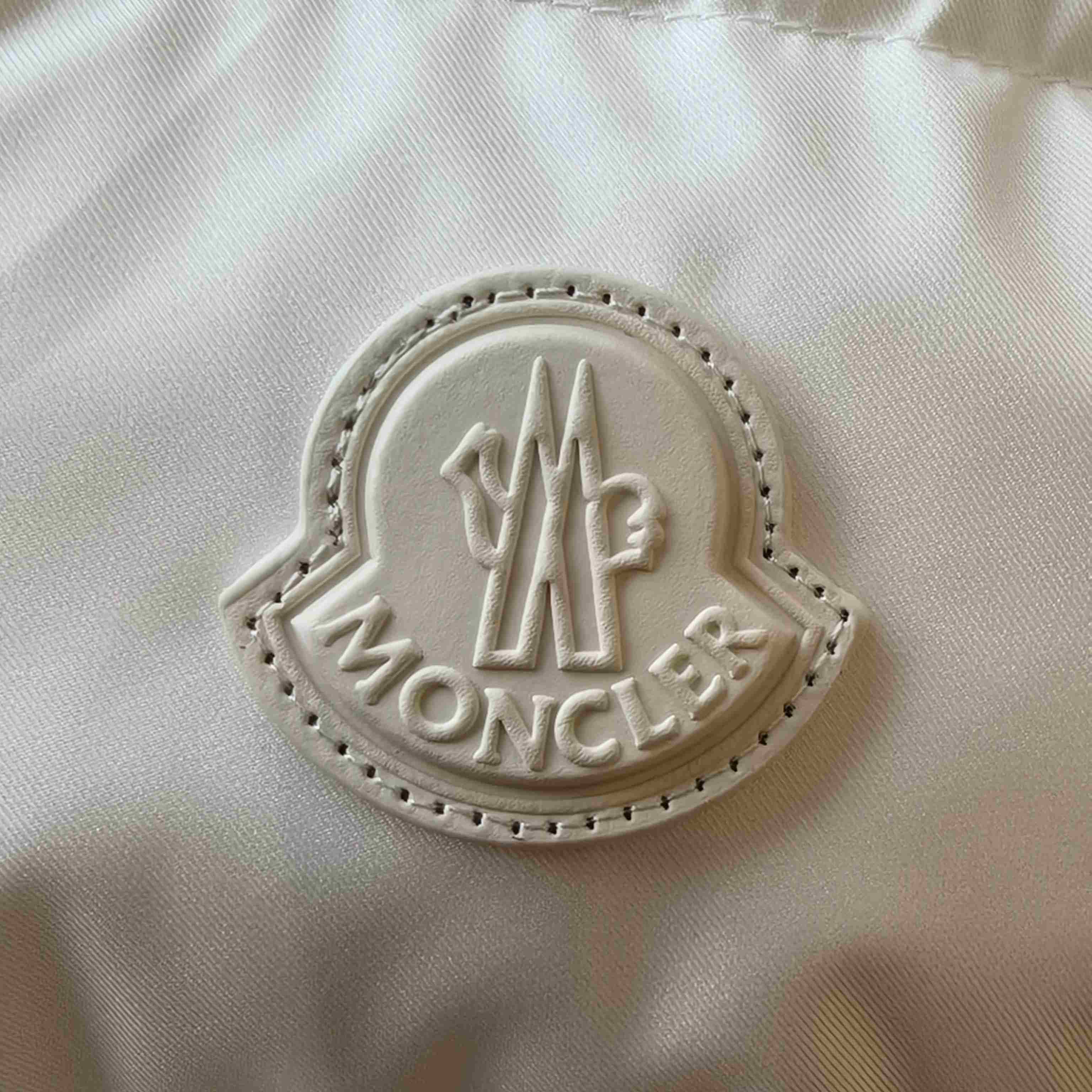 Moncler Bessettes Short Down Jacket - EUR FASHION