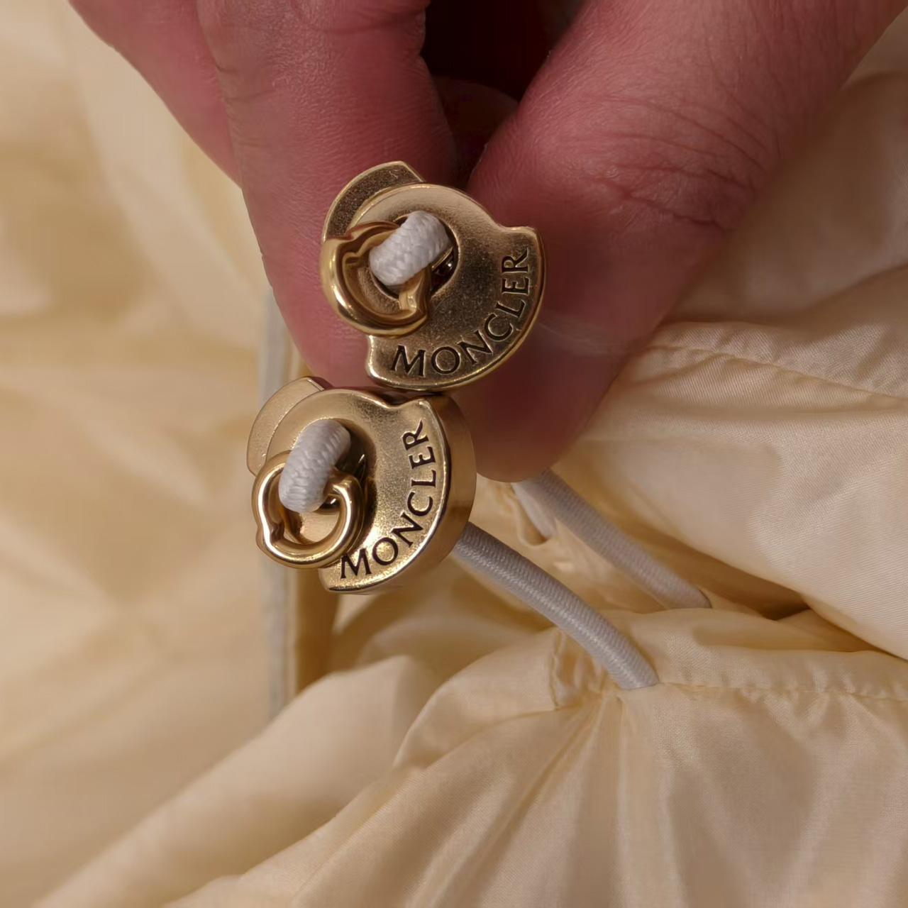 Moncler Bessettes Short Down Jacket - EUR FASHION