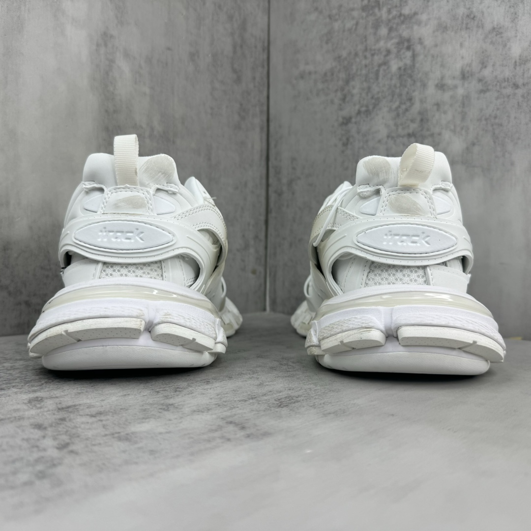 Balenciaga Track Signature Sneaker In White - EUR FASHION