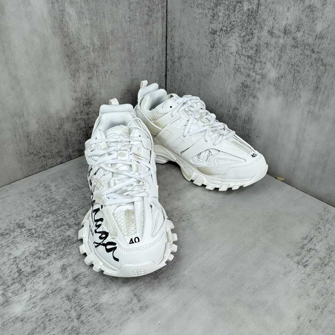 Balenciaga Track Signature Sneaker In White - EUR FASHION