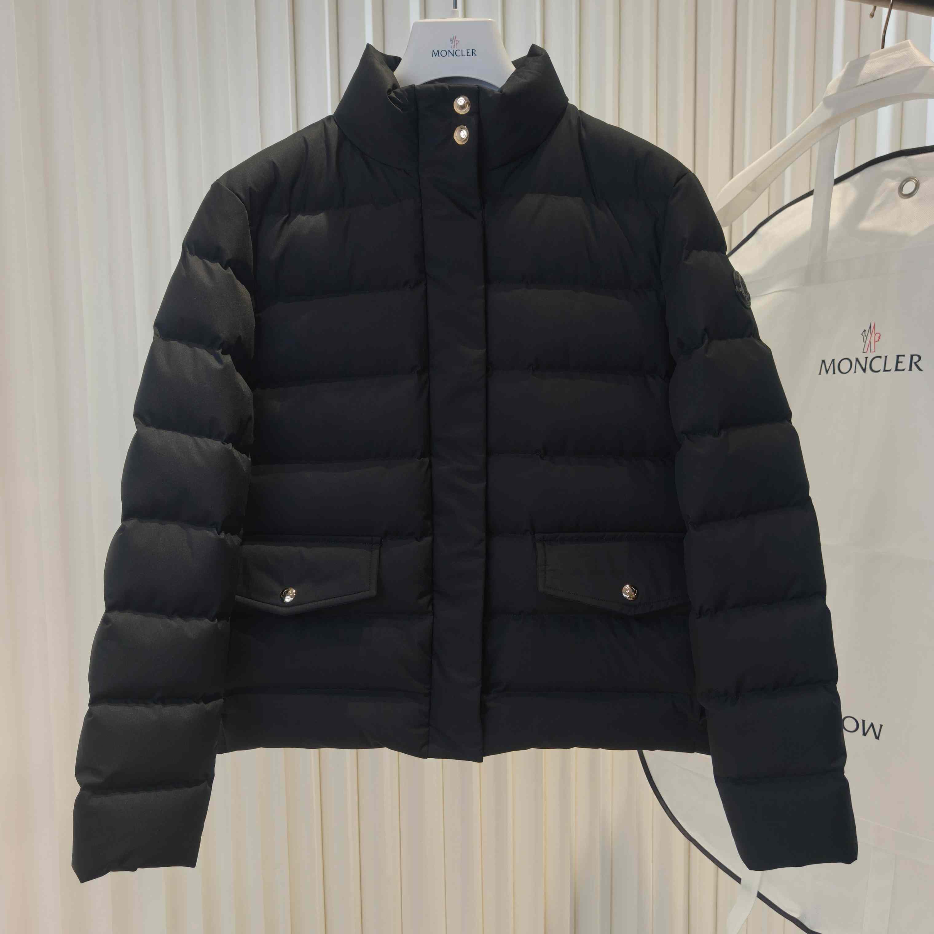Moncler Bessettes Short Down Jacket - EUR FASHION