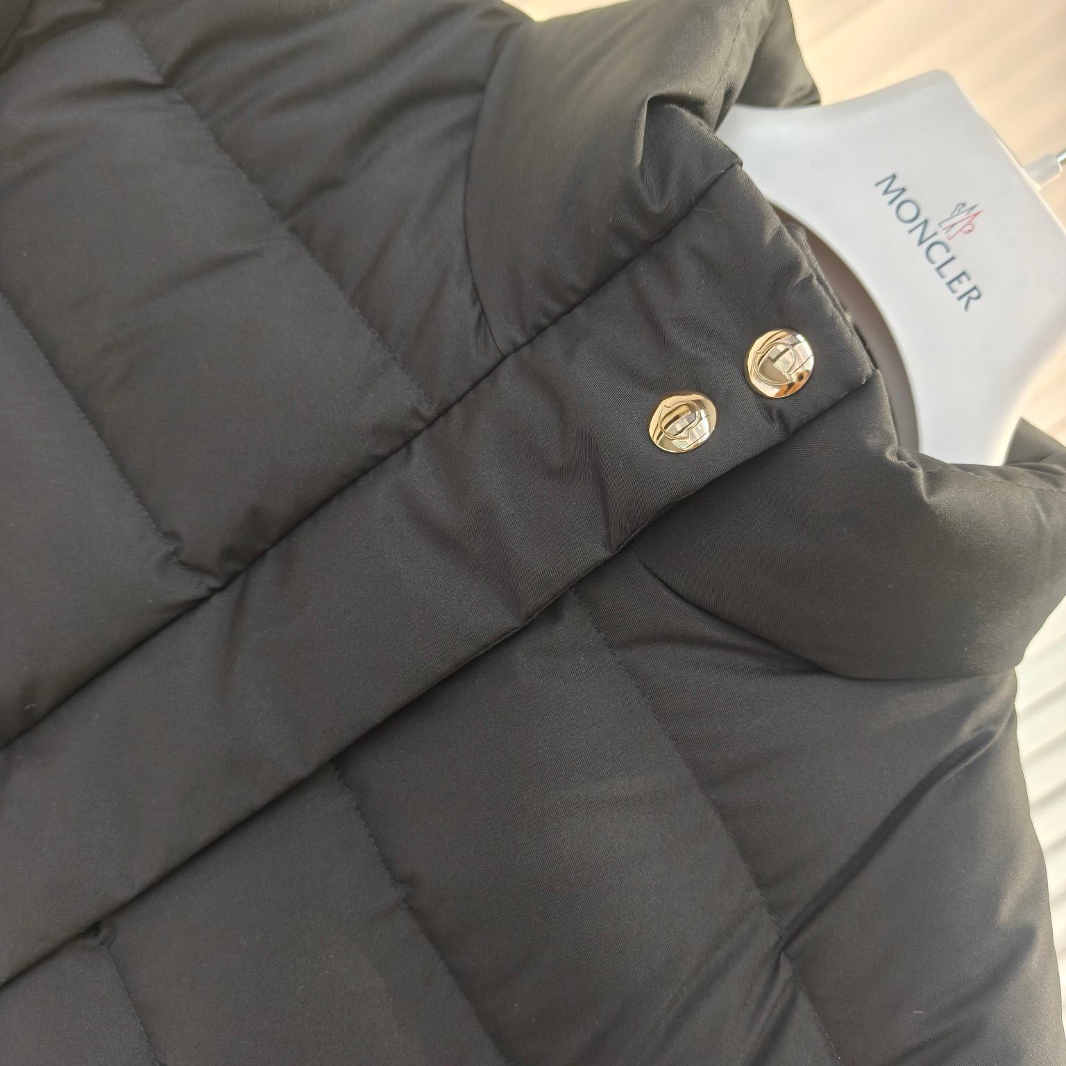 Moncler Bessettes Short Down Jacket - EUR FASHION