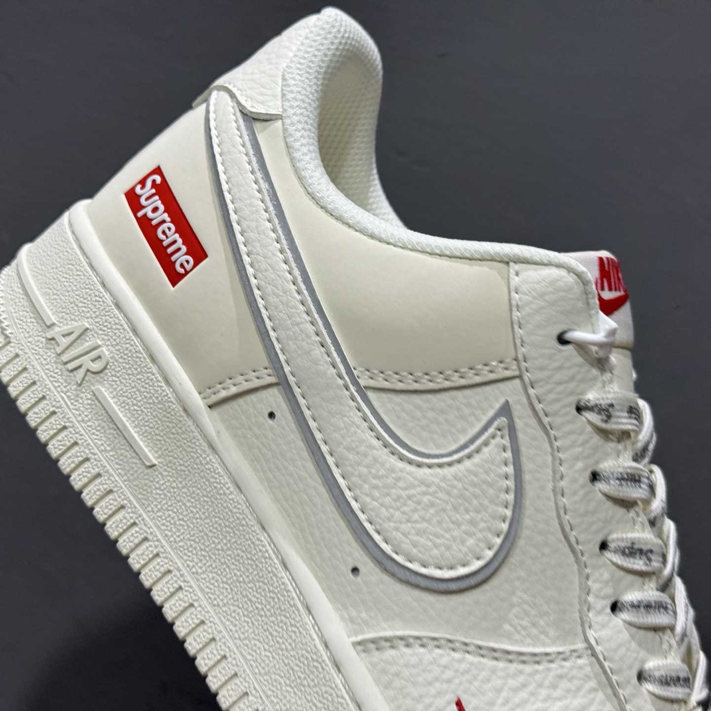 Supreme x Nike Air Force 1 ’07 Low “Sail / Red” – CS5288-052 - EUR FASHION