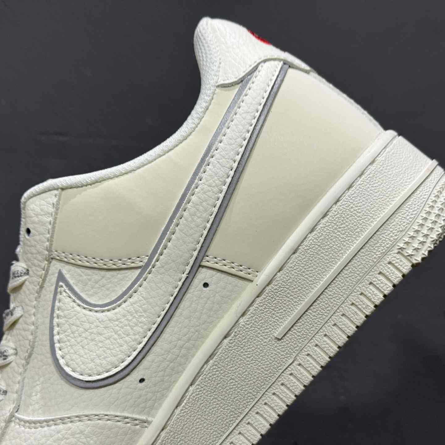 Supreme x Nike Air Force 1 ’07 Low “Sail / Red” – CS5288-052 - EUR FASHION