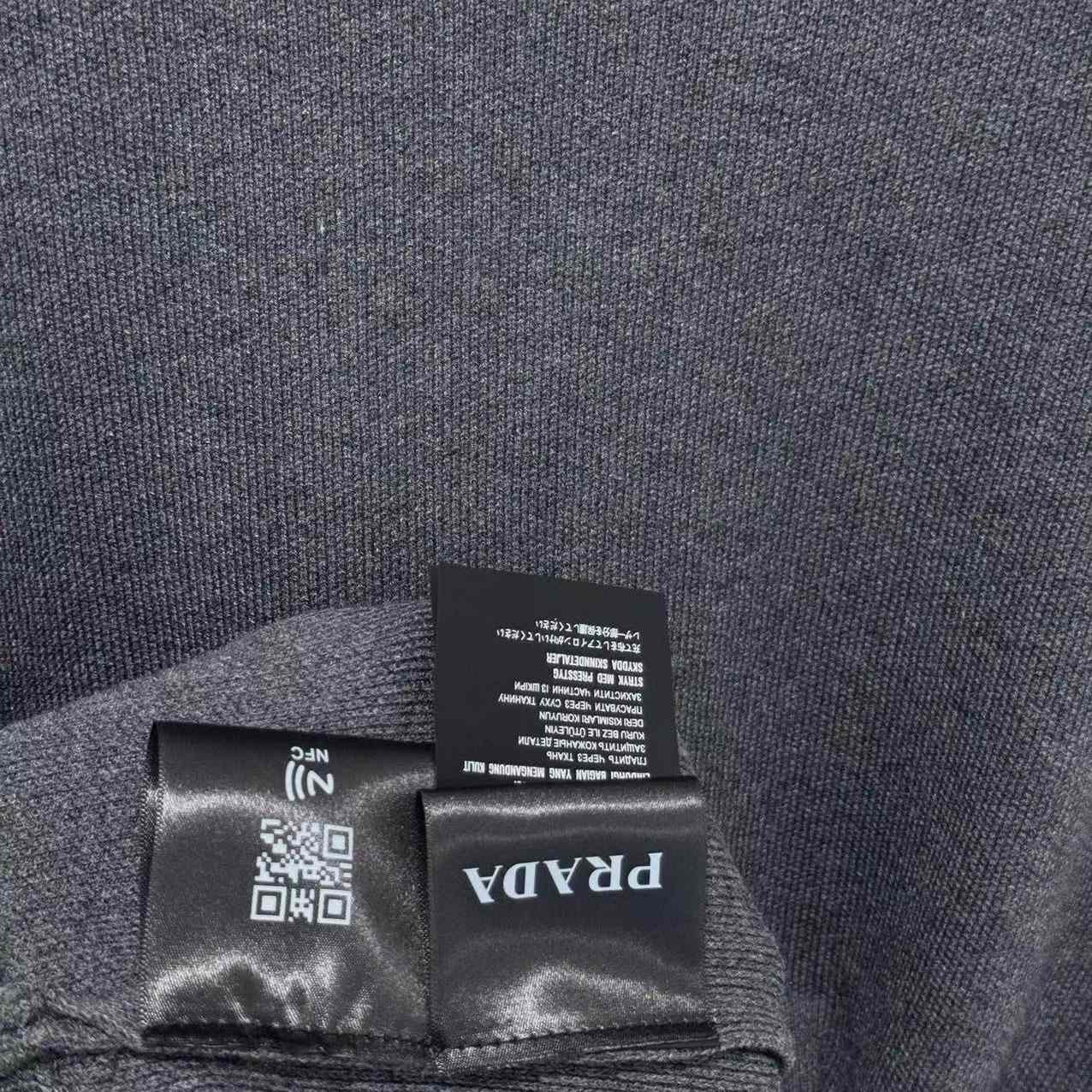 Prada Intarsia-logo Raglan Sweater - EUR FASHION