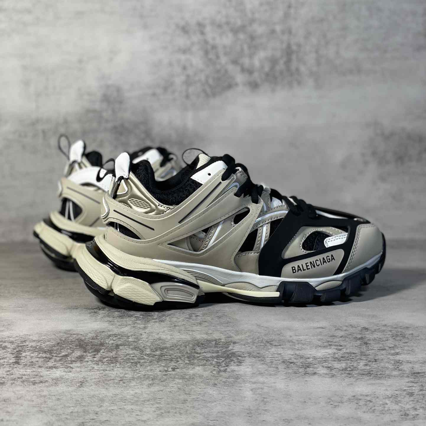 Balenciaga Track Sneaker In Beige And Black Mesh And Nylon - EUR FASHION