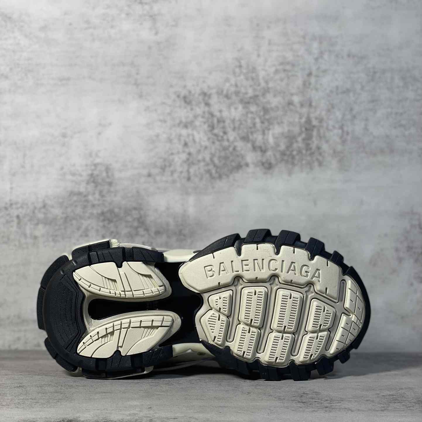 Balenciaga Track Sneaker In Beige And Black Mesh And Nylon - EUR FASHION