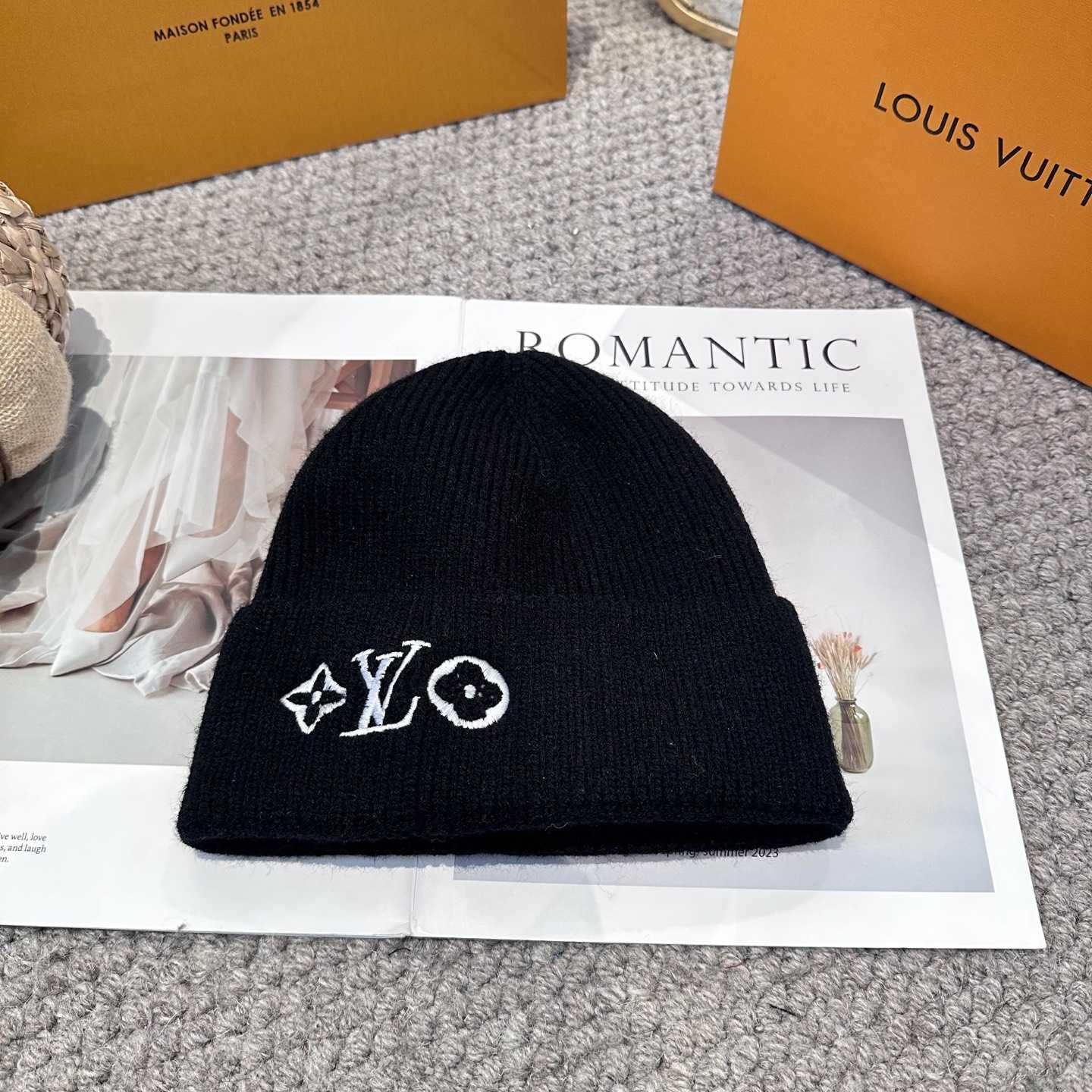 Louis Vuitton Beanie    - EUR FASHION