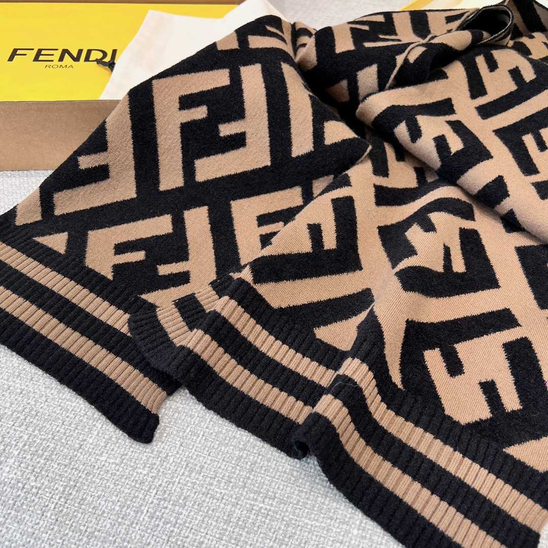 Fendi Scarf Wool Brown - EUR FASHION