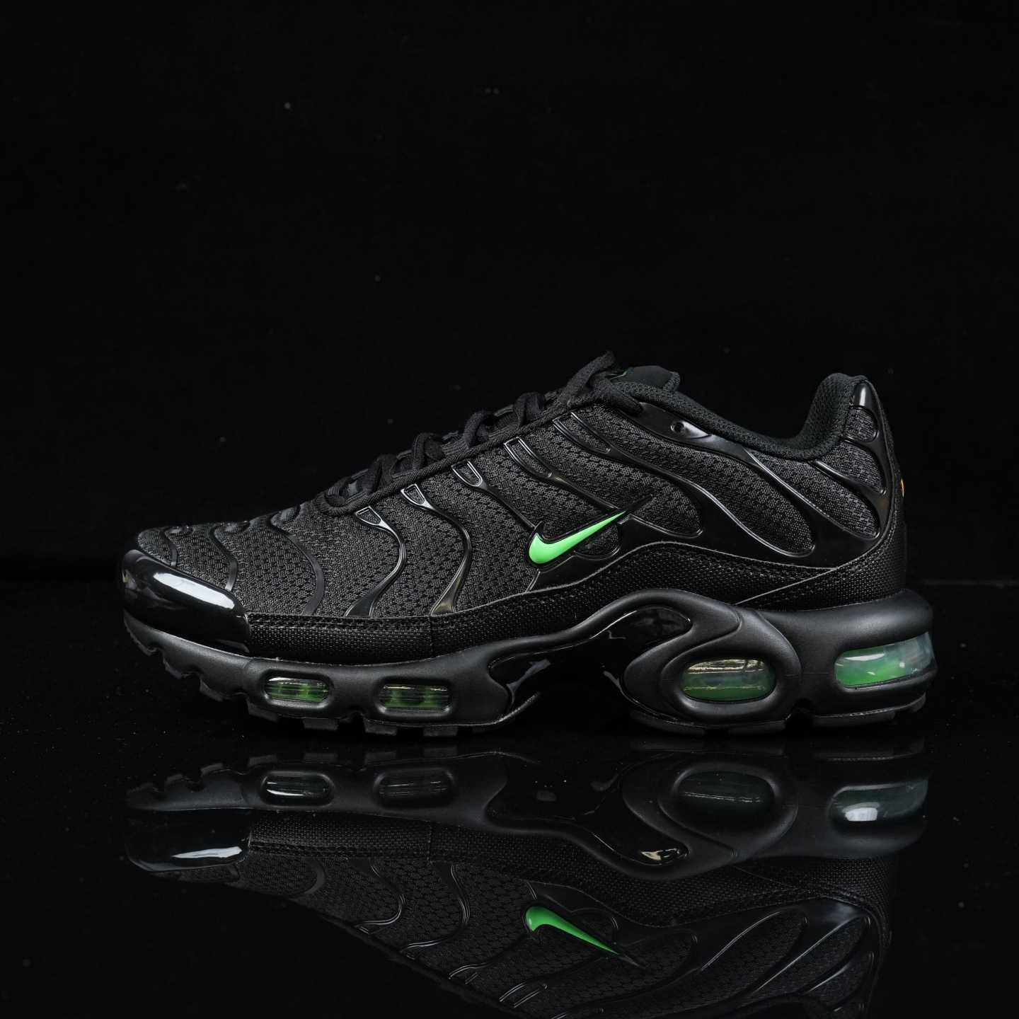 Nike Air Max Plus “Black Green Strike” Running Shoes DM0032-024 - EUR FASHION