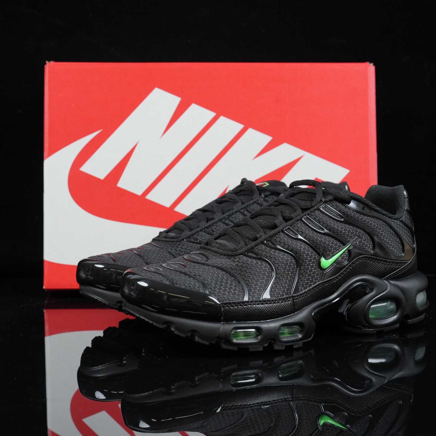 Nike Air Max Plus “Black Green Strike” Running Shoes DM0032-024 - EUR FASHION
