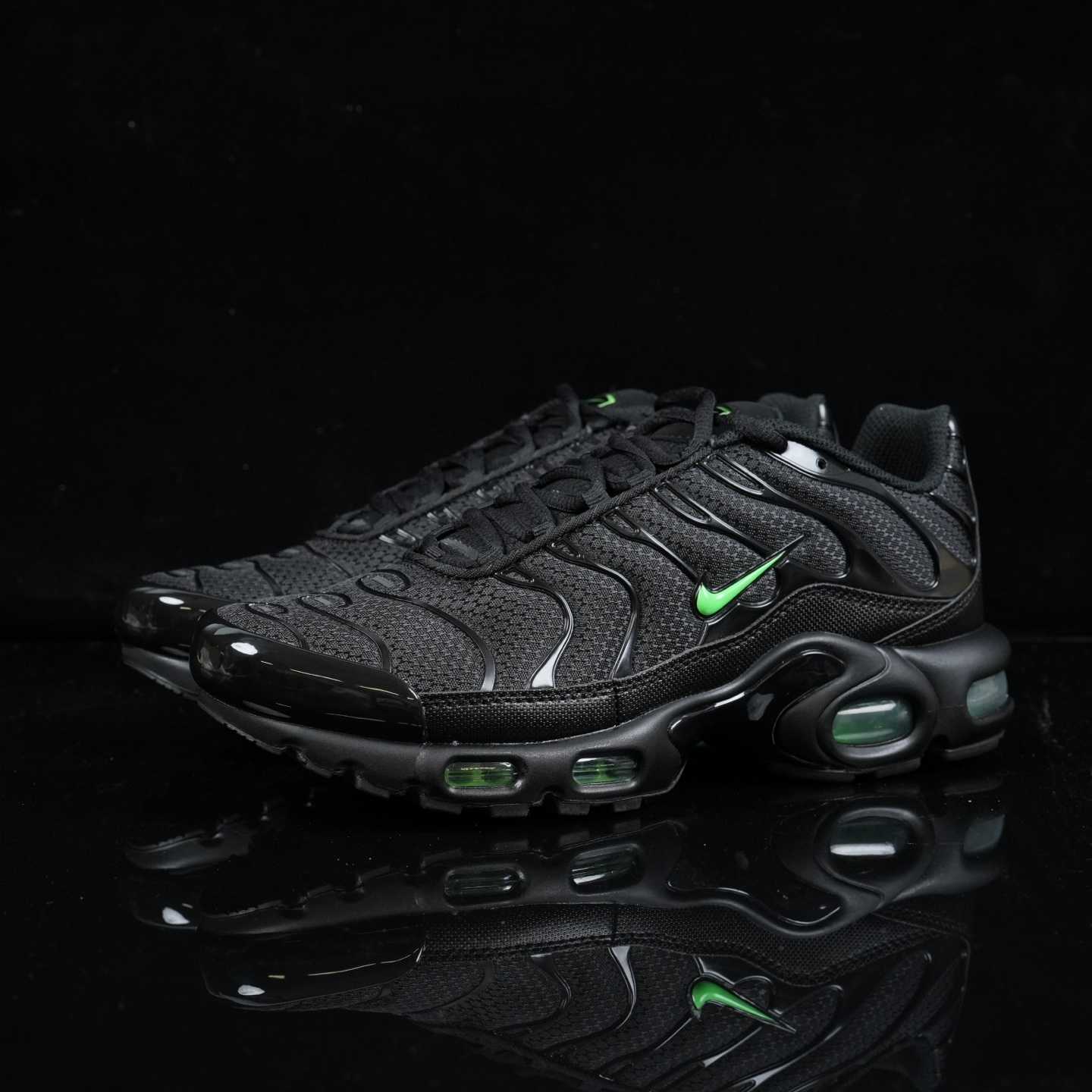 Nike Air Max Plus “Black Green Strike” Running Shoes DM0032-024 - EUR FASHION