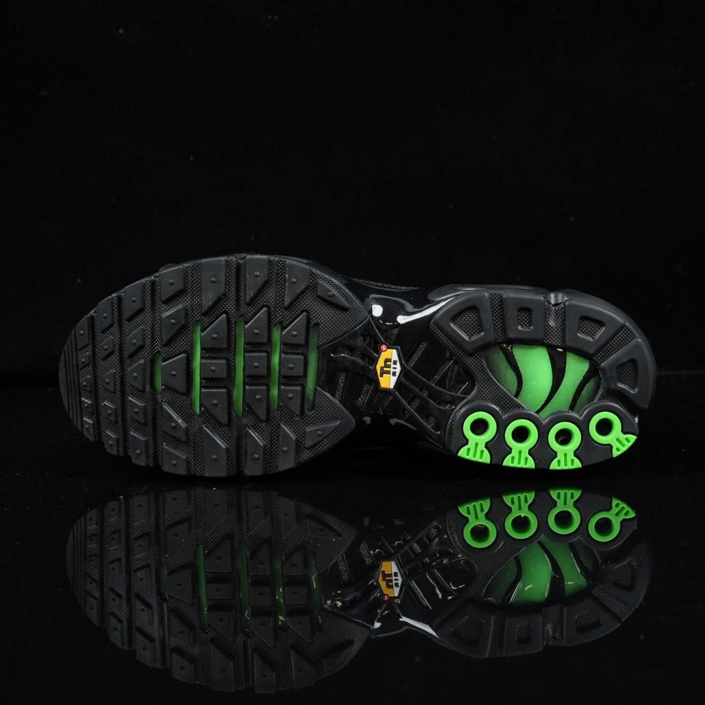 Nike Air Max Plus “Black Green Strike” Running Shoes DM0032-024 - EUR FASHION