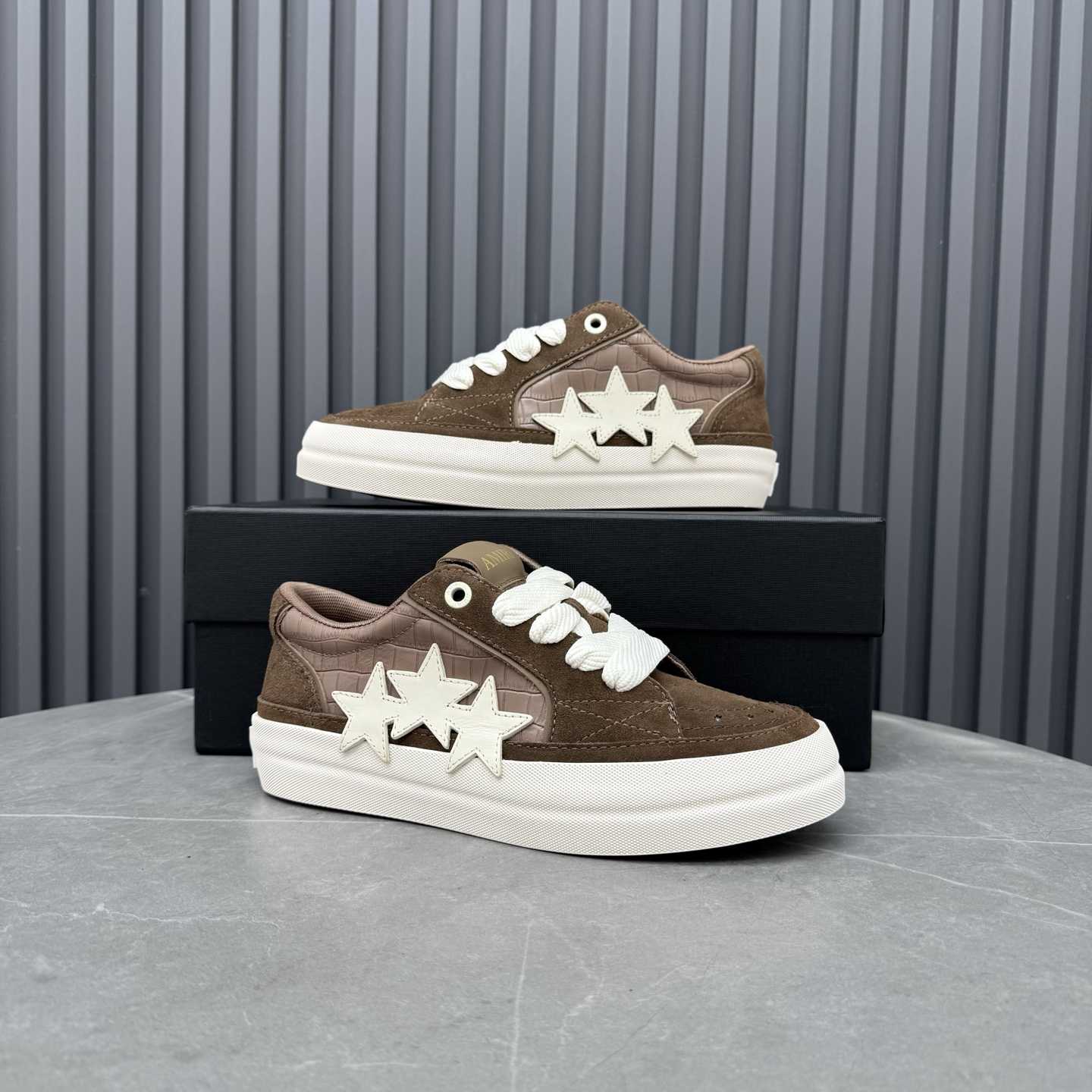 Amiri Star-embellished Suede Trainers - EUR FASHION