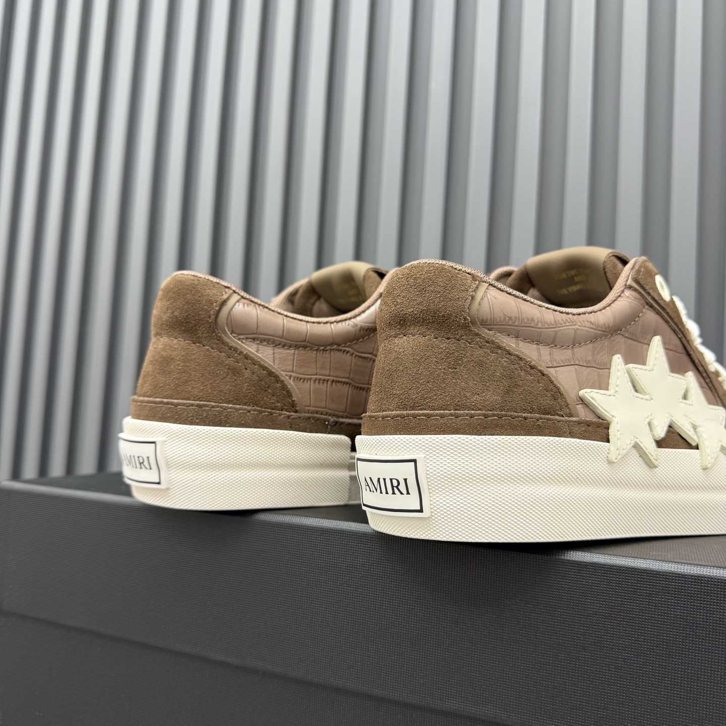 Amiri Star-embellished Suede Trainers - EUR FASHION