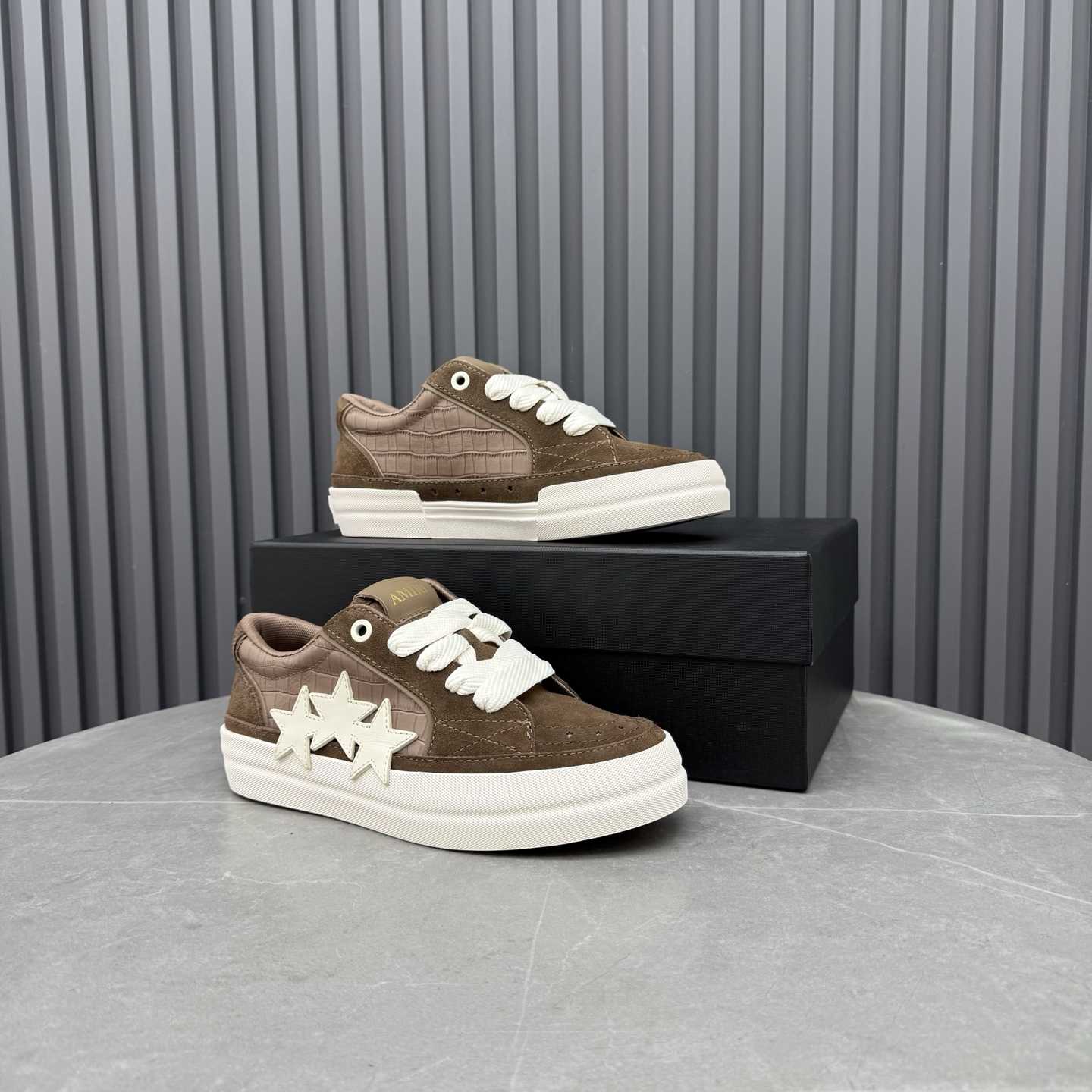 Amiri Star-embellished Suede Trainers - EUR FASHION