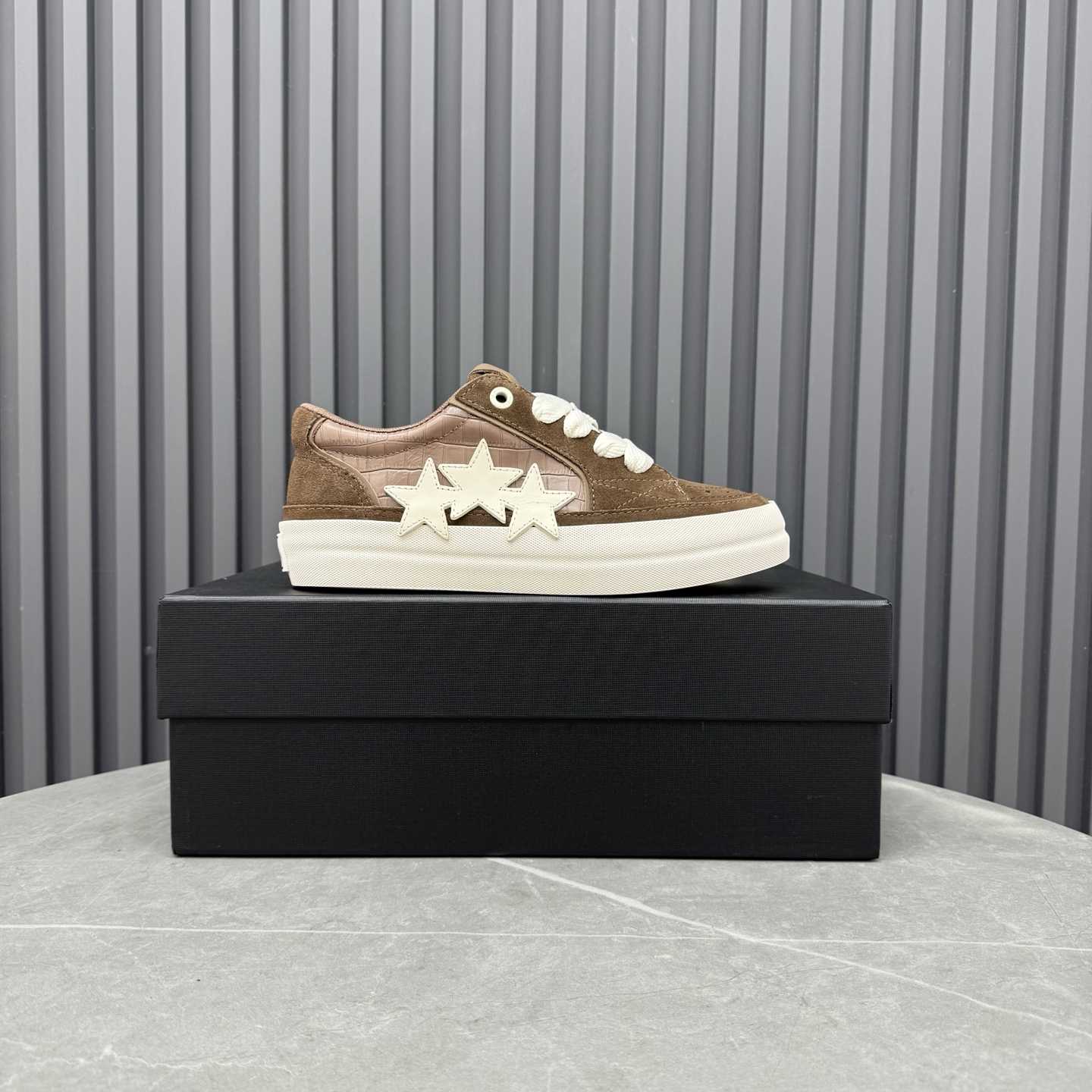 Amiri Star-embellished Suede Trainers - EUR FASHION