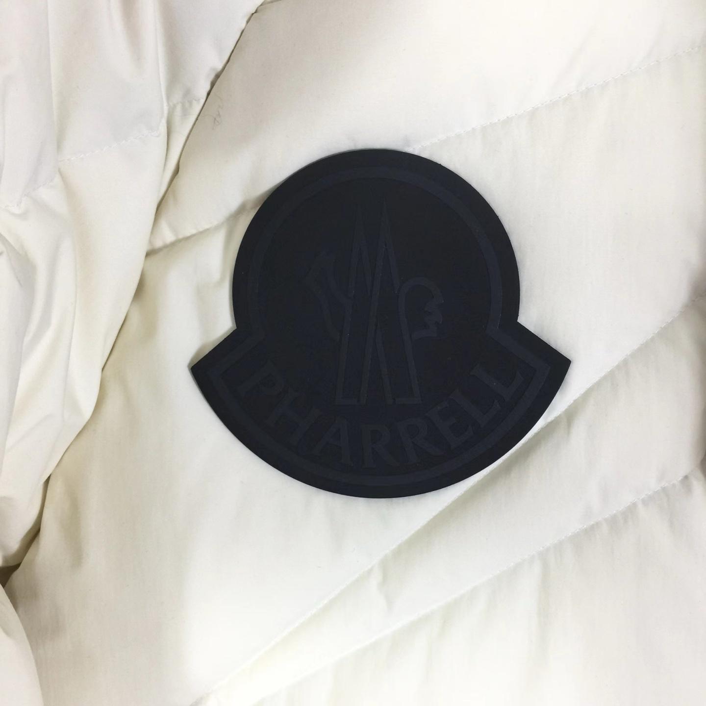 Moncler Short Down Jacket - EUR FASHION