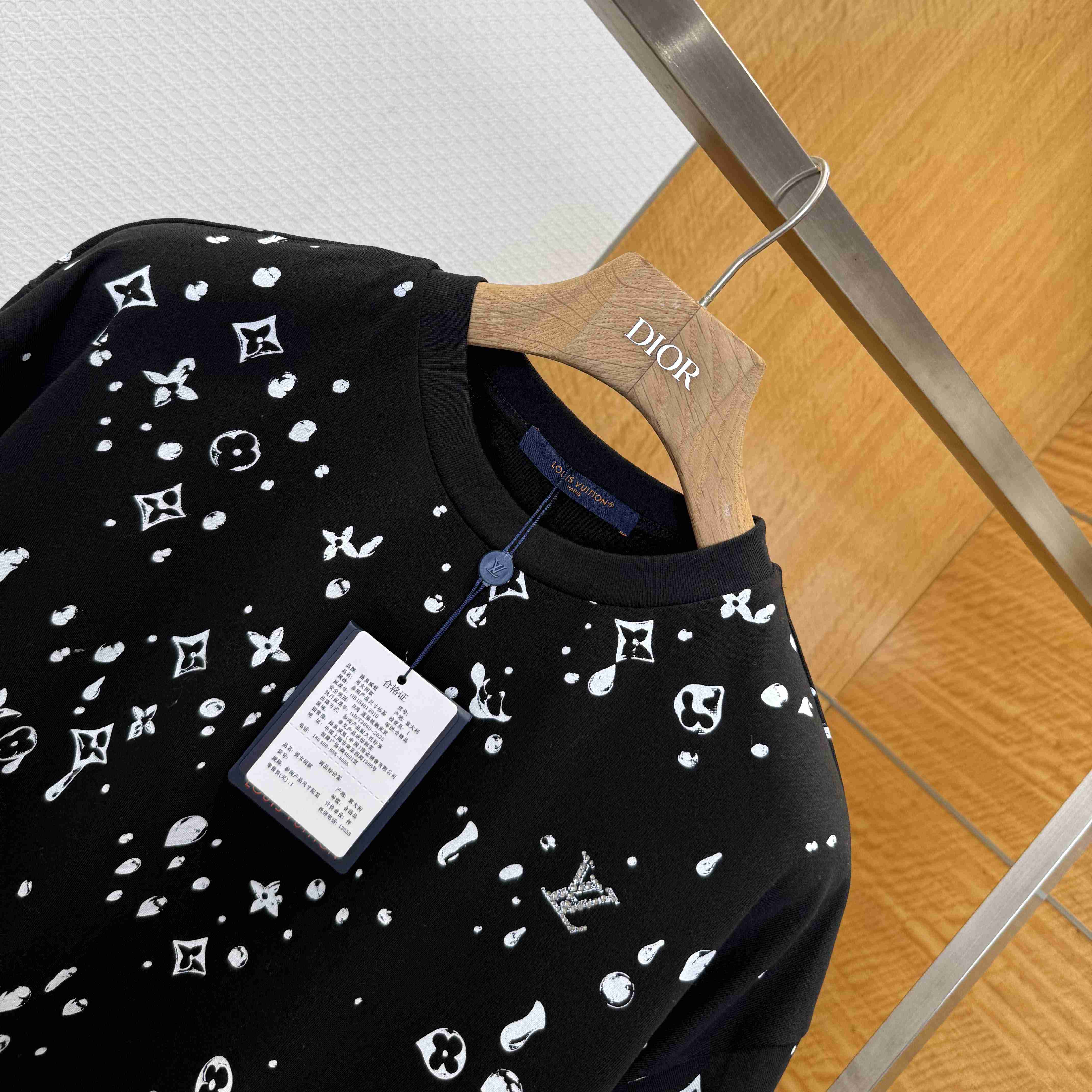 Louis Vuitton Monogram Short-Sleeved T-Shirt   1AJCBF - EUR FASHION