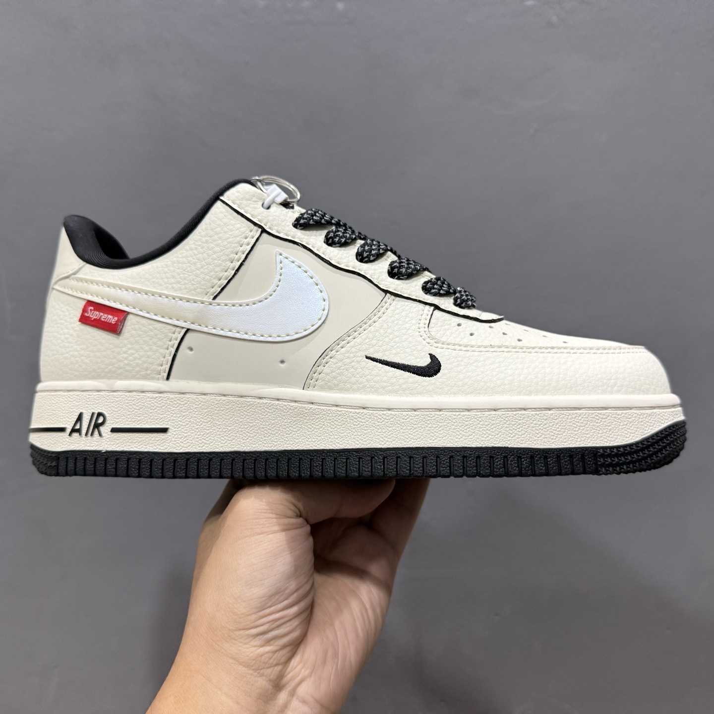 Supreme x Nike Air Force 1 ’07 Low “Sail / Black Trim” – XX3168-220 - EUR FASHION