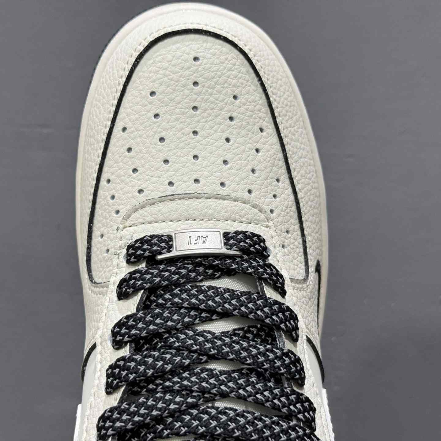 Supreme x Nike Air Force 1 ’07 Low “Sail / Black Trim” – XX3168-220 - EUR FASHION