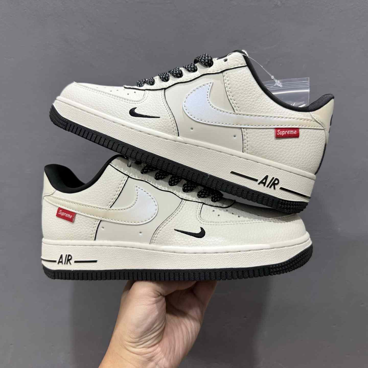 Supreme x Nike Air Force 1 ’07 Low “Sail / Black Trim” – XX3168-220 - EUR FASHION