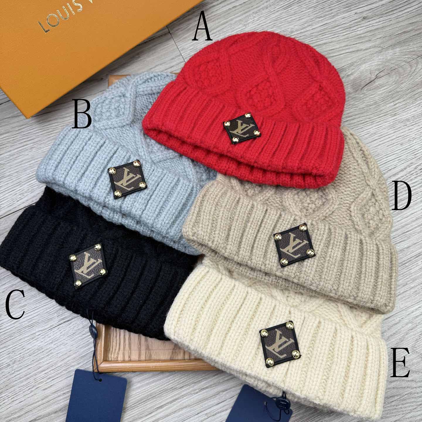 Louis Vuitton Beanie  - EUR FASHION