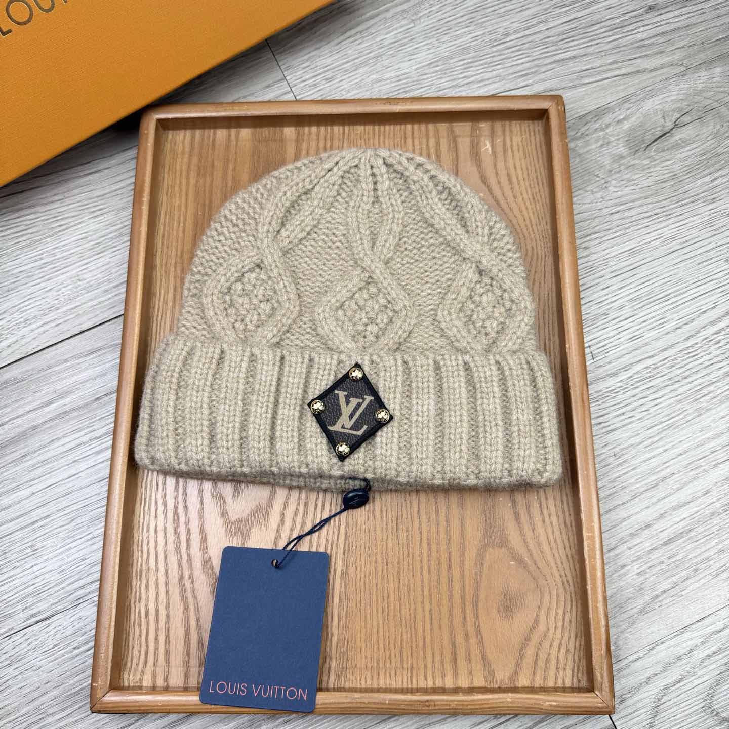Louis Vuitton Beanie  - EUR FASHION
