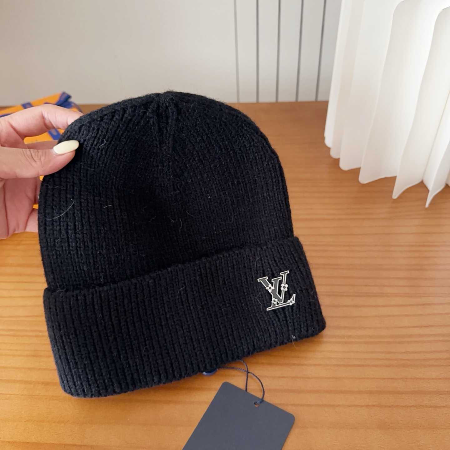 Louis Vuitton Beanie    - EUR FASHION
