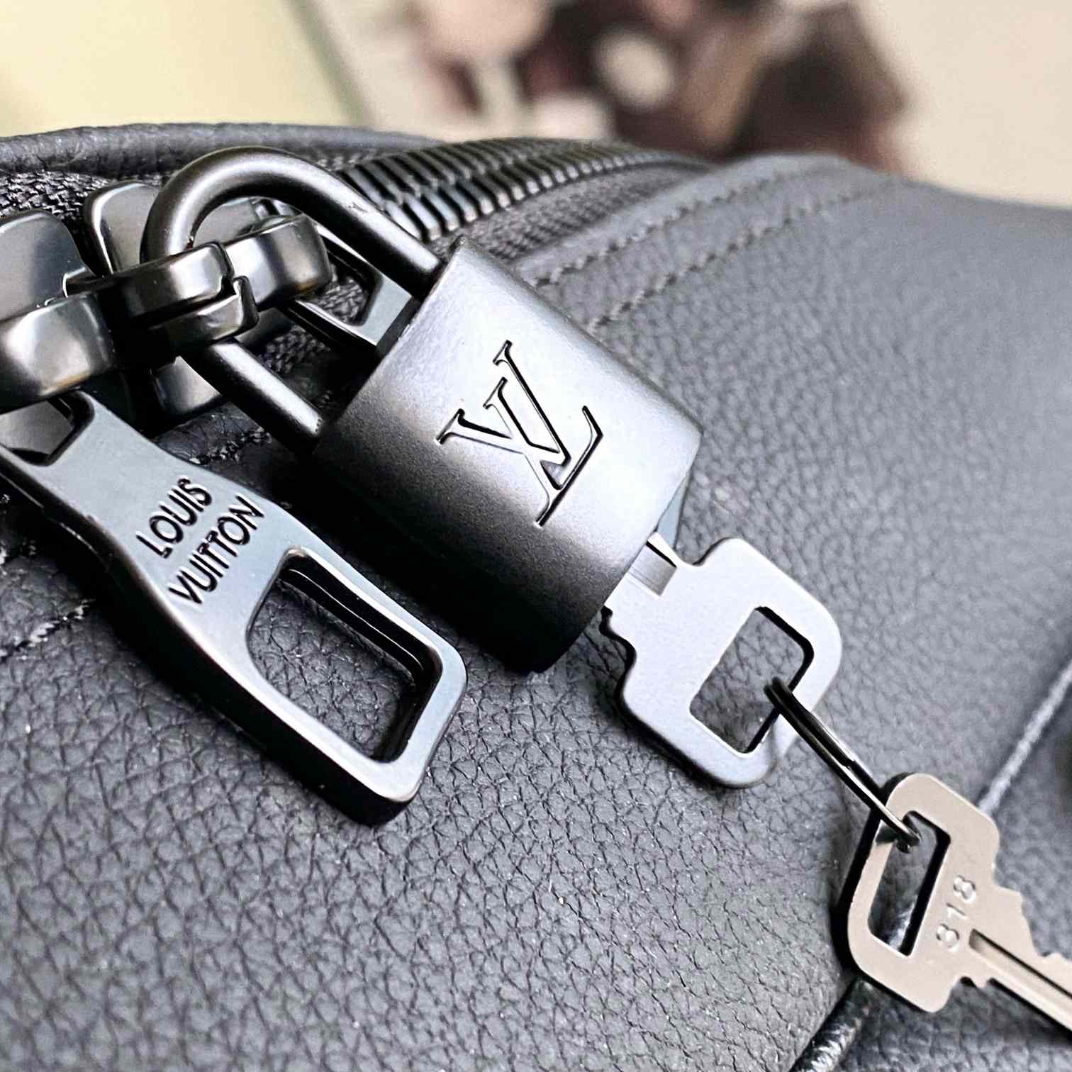 Louis Vuitton Weekender Bag   M26075 - EUR FASHION