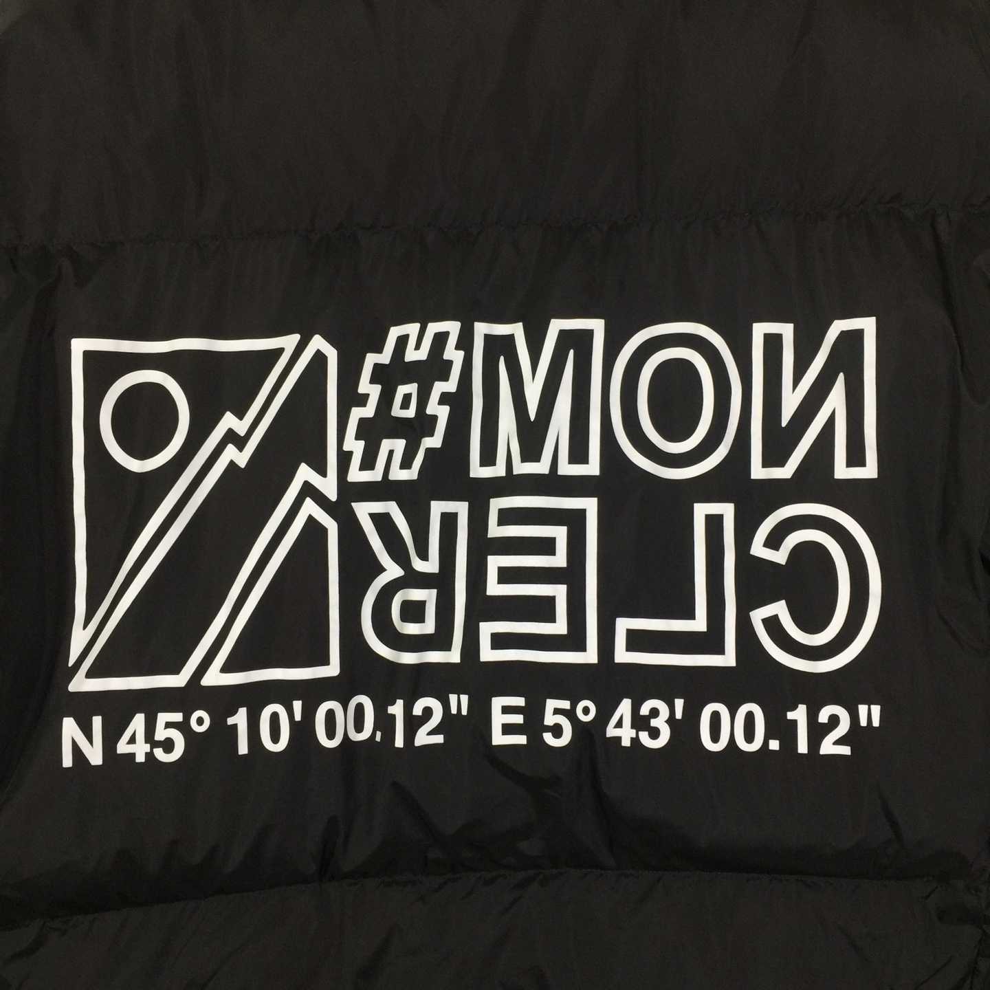 Moncler Verdons Short Down Jacket - EUR FASHION