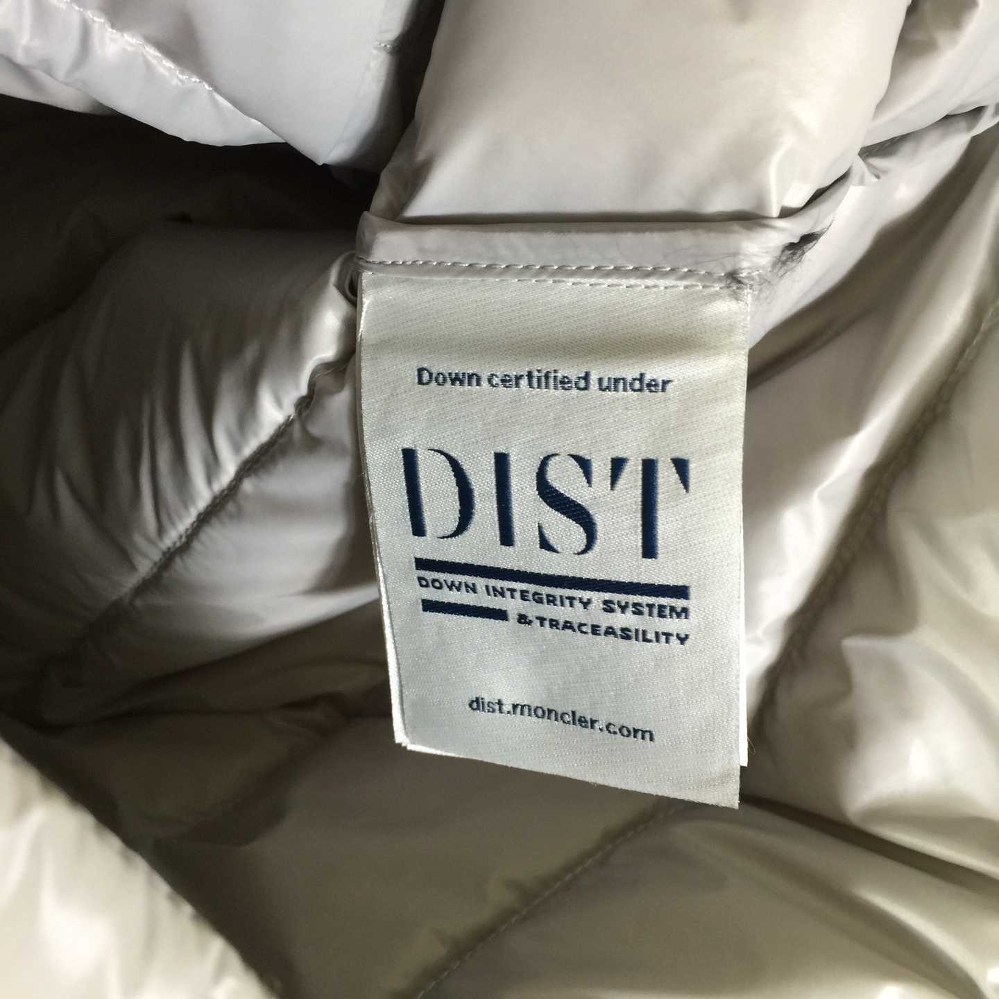 Moncler Acorus Packable Short Down Jacket - EUR FASHION