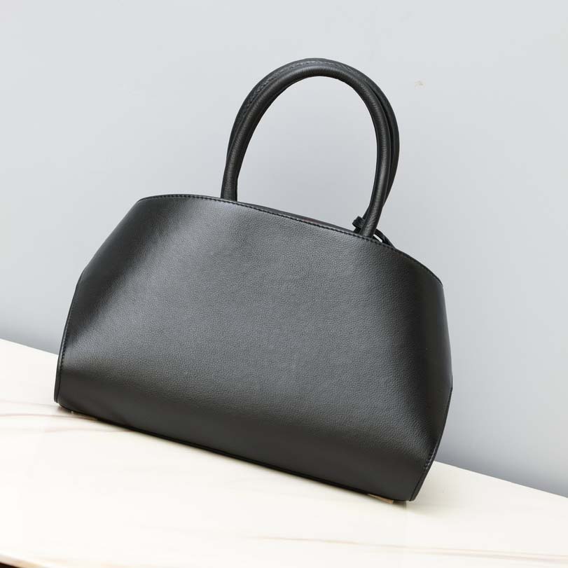 Ferragamo Hug Bicolor Handbag - EUR FASHION