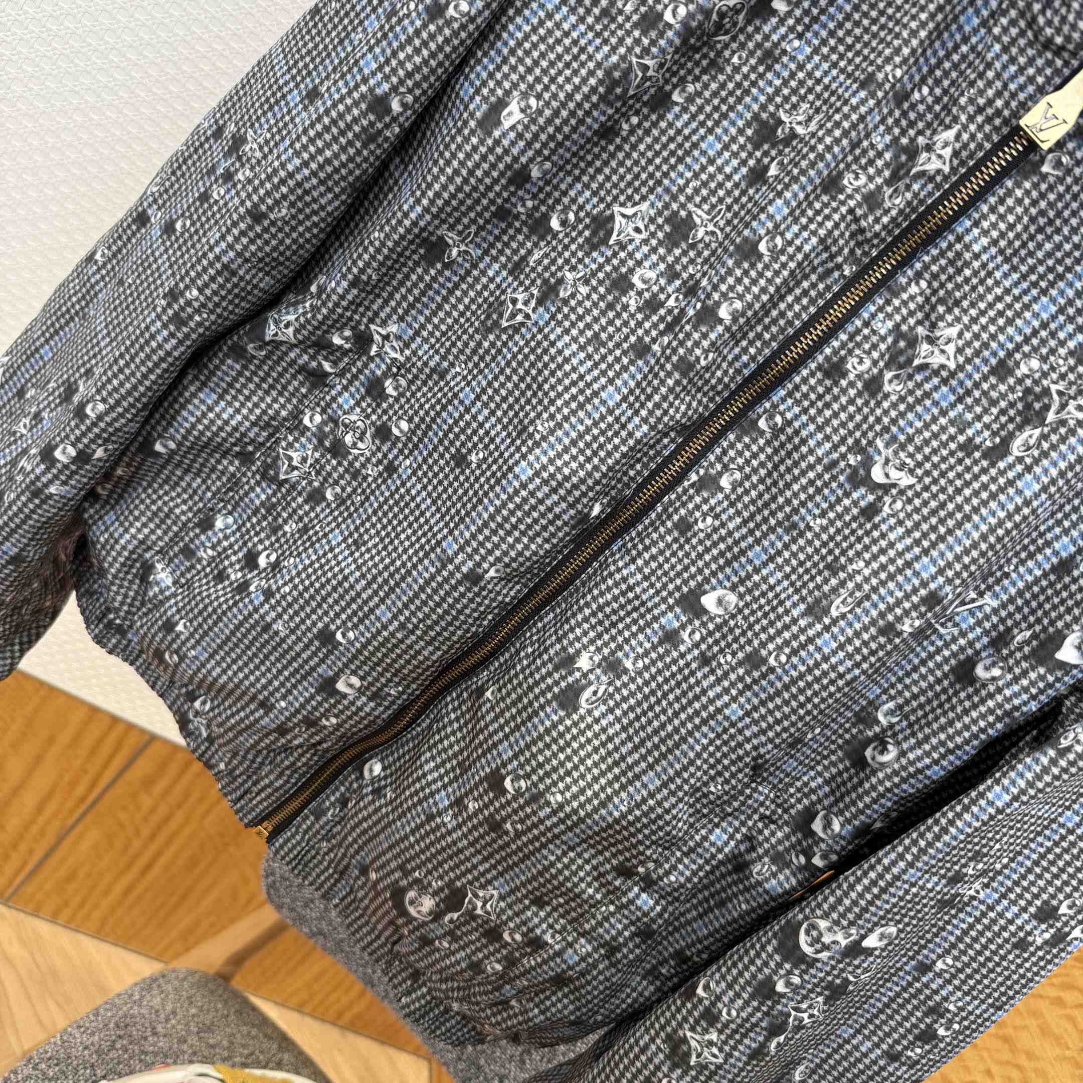 Louis Vuitton Monogram Reversible Windbreaker   1AJBF8 - EUR FASHION